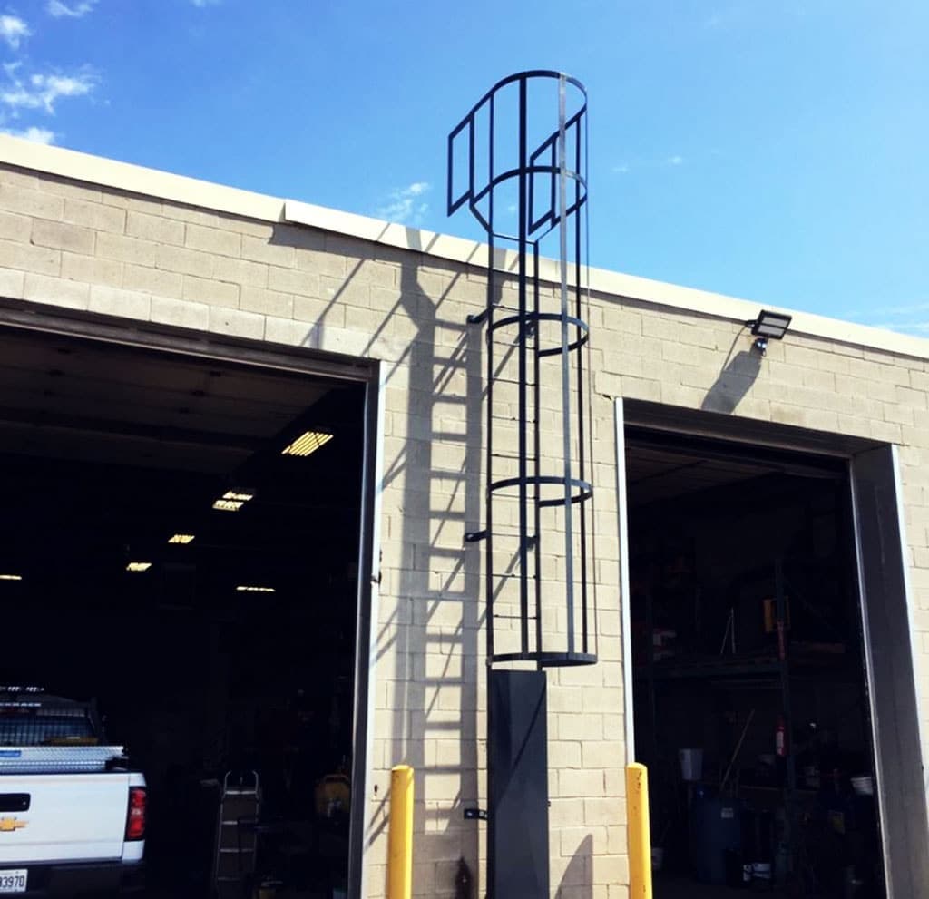 Steel & Stainless Steel Ladder1740667157_1.jpg